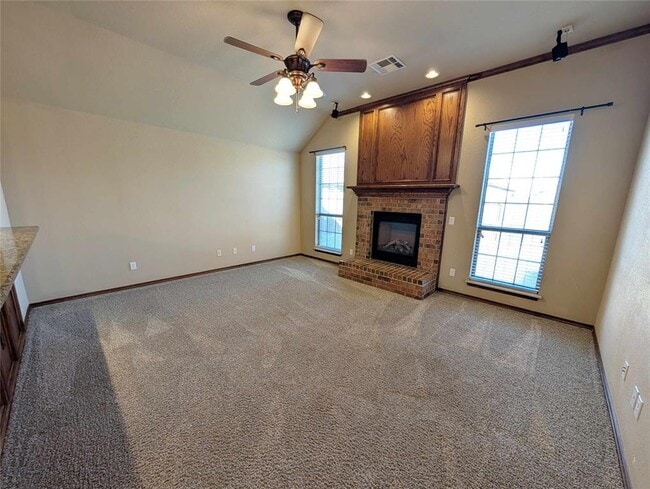 Building Photo - 609 Sally Ct