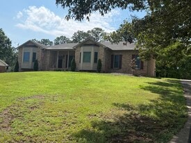 Building Photo - 107 Brookshire Ln
