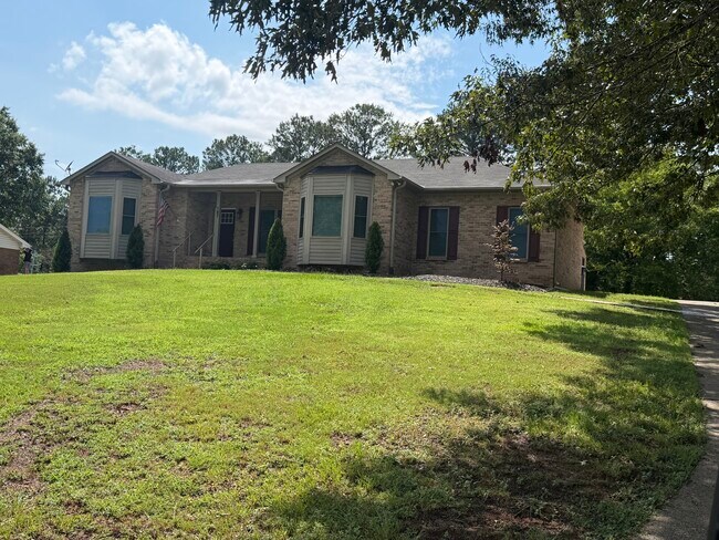 Building Photo - 107 Brookshire Ln