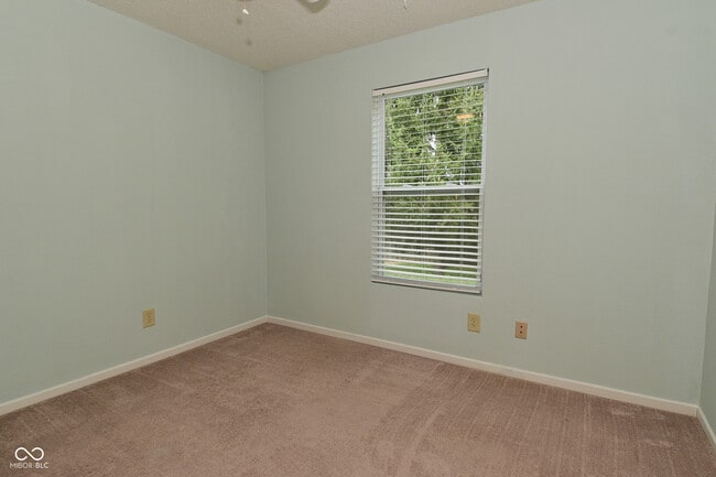 Building Photo - 916 Bentgrass Dr
