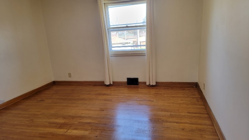 Building Photo - 10167 W Cleveland Ave