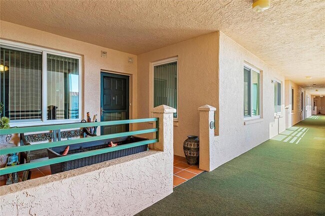 Building Photo - 4830 Osprey Dr S