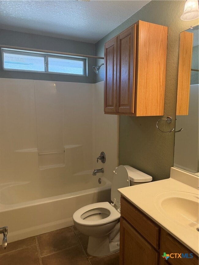 Building Photo - 3021 Pine Valley Dr