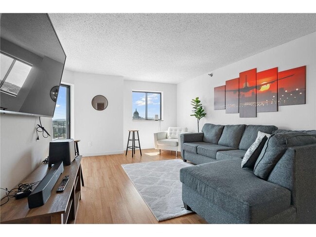 Building Photo - 78 10th St E