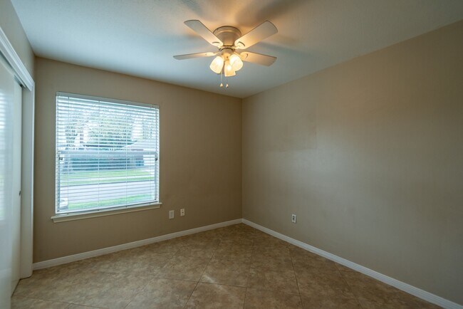Building Photo - 12034 Paddock Way