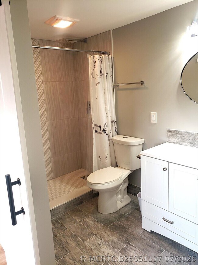 Building Photo - 7897 Golf Cir Dr