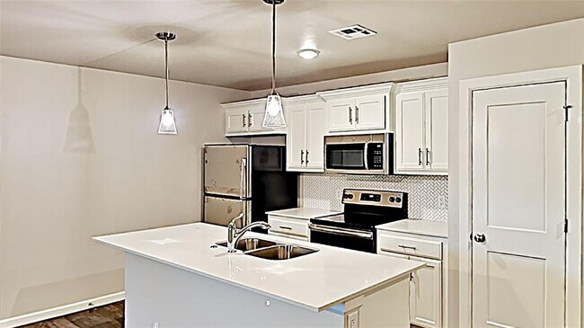 Building Photo - 5014 Avion Ct