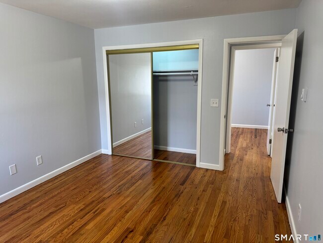 Building Photo - 4 Glenwood Ave