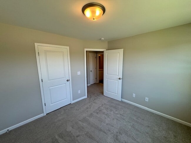 Building Photo - Lynchford Pointe