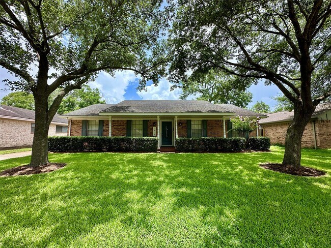 Primary Photo - 5818 Birchmont Dr