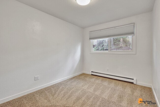 Building Photo - 1102 Broaddus St