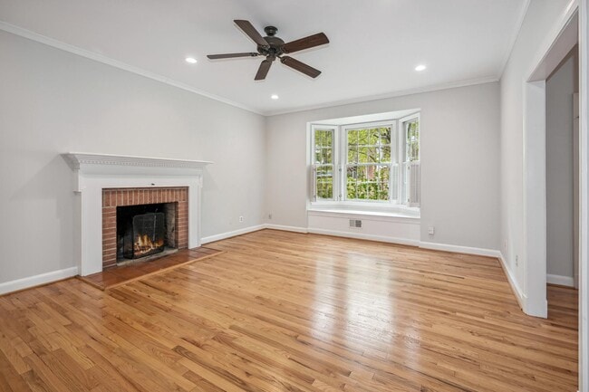 Building Photo - 3525 Williamsburg Ln NW