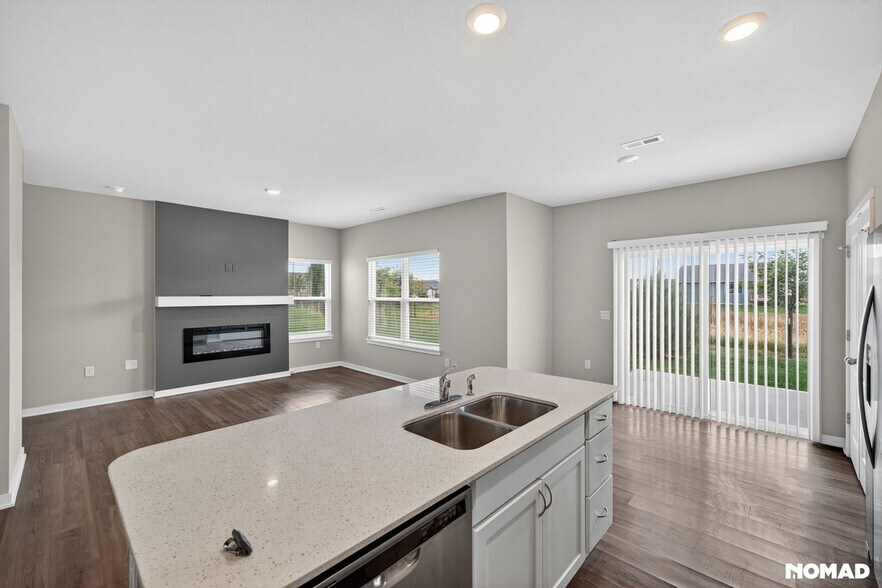 Building Photo - 912 Maywood Ln