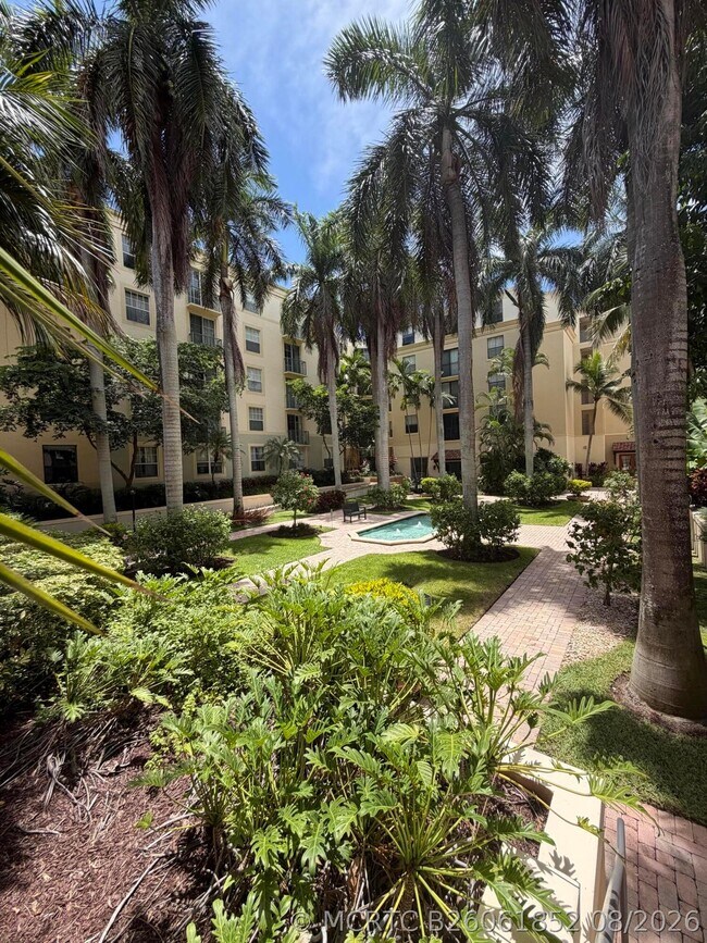 Building Photo - 630 S Sapodilla Ave