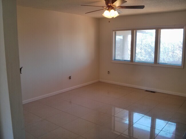 Building Photo - 5836 Alta Vista Dr