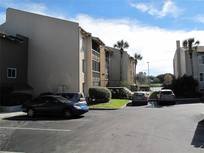 Building Photo - 586 Orange Dr