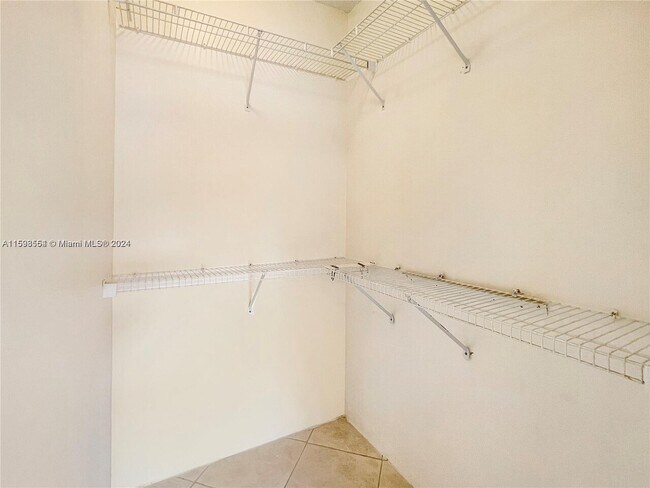 Building Photo - 16356 Malibu Dr #36