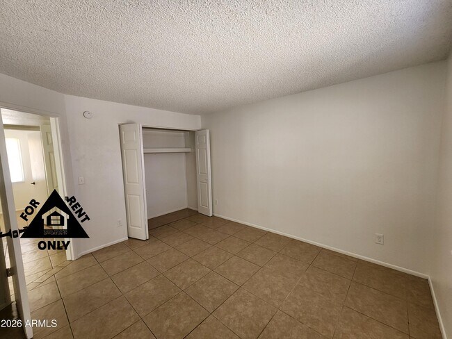 Building Photo - 3120 N 67th Ln