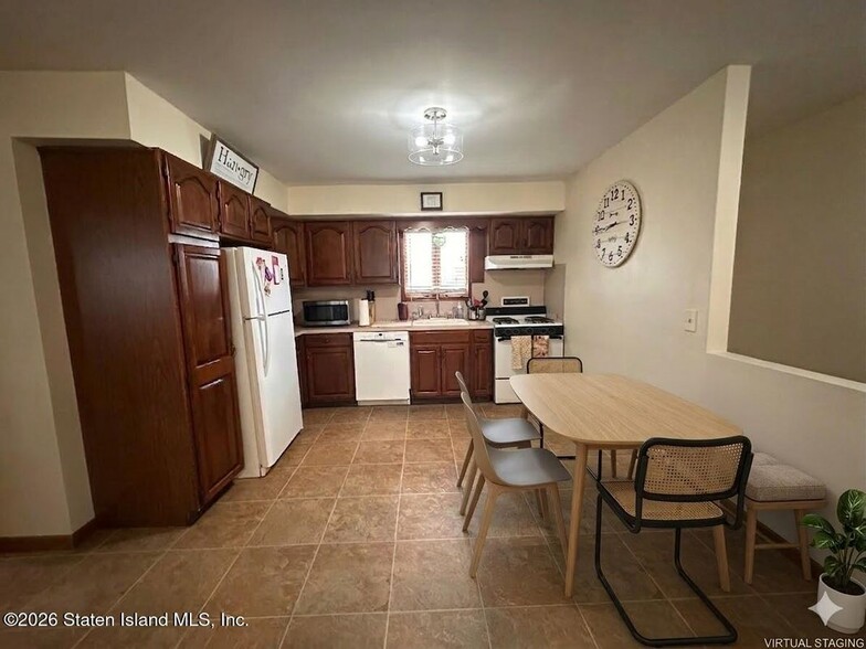 Building Photo - 298 Pacific Ave