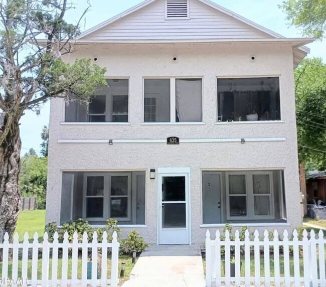 Primary Photo - 635 Tanglewood St