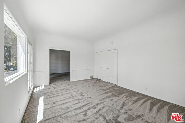 Building Photo - 100 N Mansfield Ave