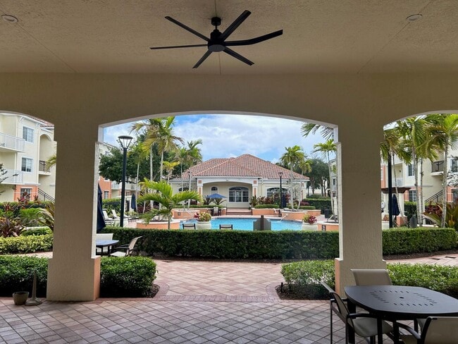 Building Photo - 9825 Baywinds Blvd