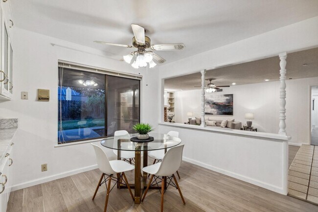 Building Photo - 3094 W Escalon Ave