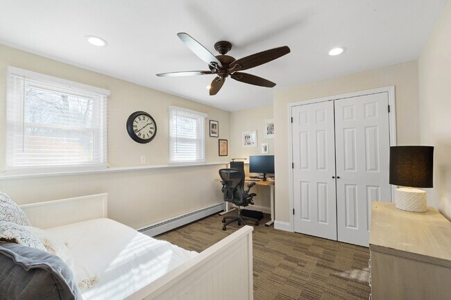 Building Photo - Beautiful home includes membership to highly sought after Shongum Lake!!!