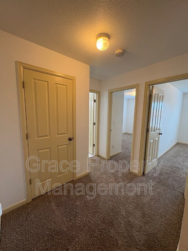 Building Photo - 352 Galapago St