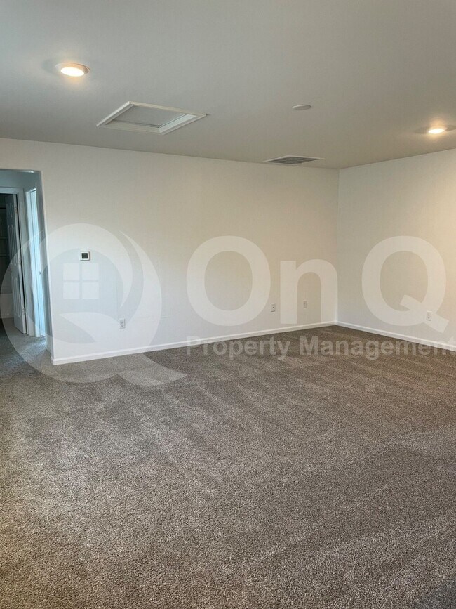 Building Photo - 10296 S Cienega Knolls Loop