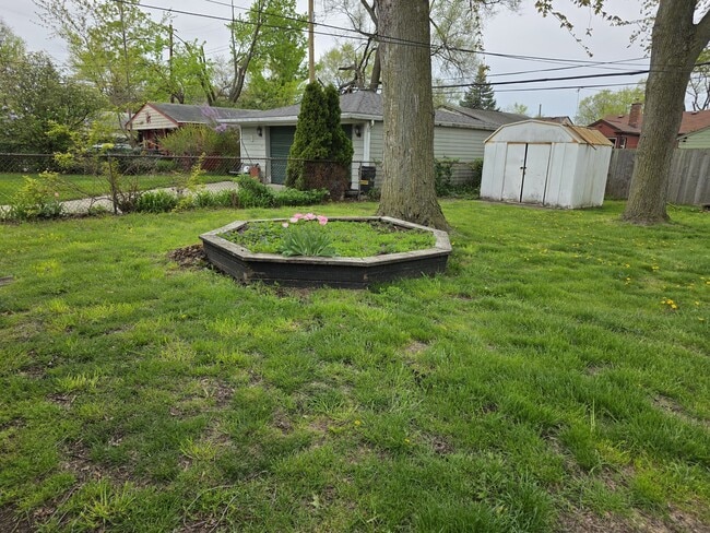 Building Photo - 26051 Alger St