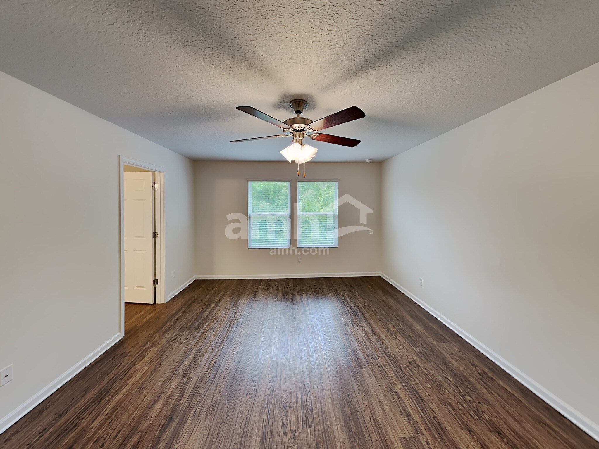 Building Photo - 212 W Jayce Way