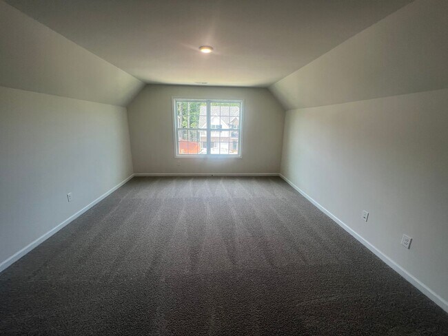 Building Photo - Fantastic Property in Troutman