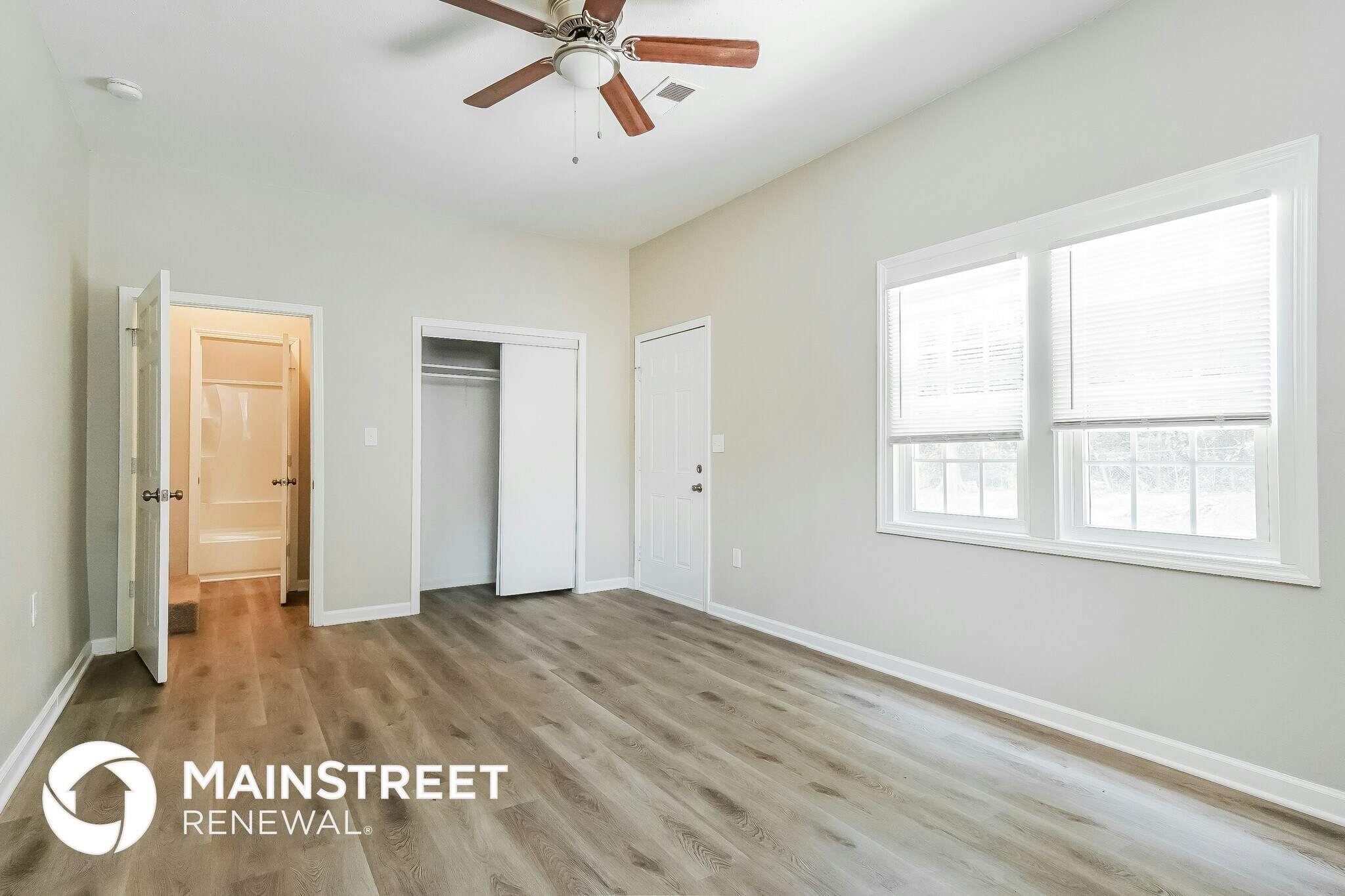 Building Photo - 690 Brooksdale Dr