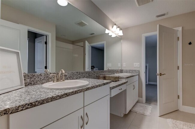 Building Photo - 13118 Jeter Creek Dr
