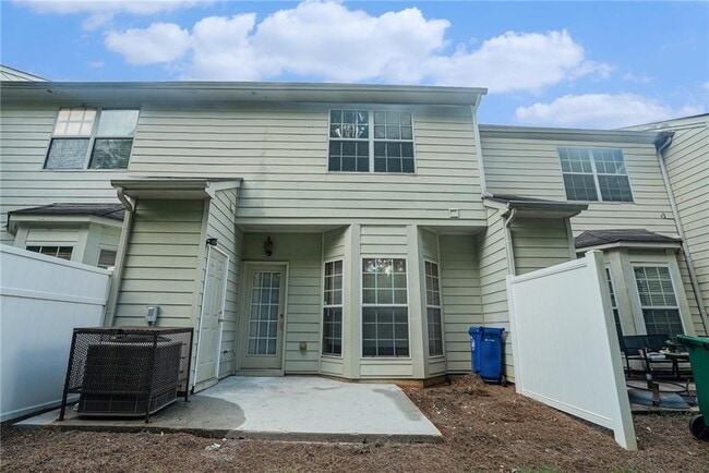 Building Photo - 2846 Parkway Close