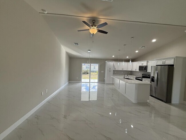 Building Photo - 3207 36th St SW