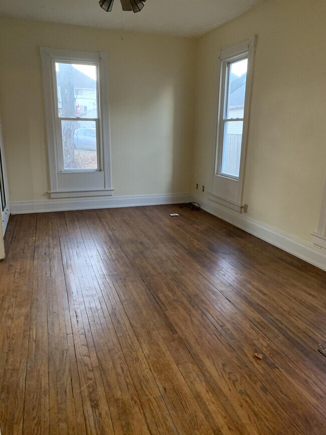 Building Photo - 140 Linwood Ave