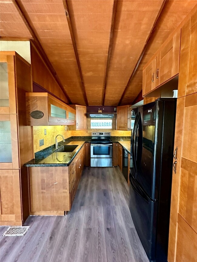 Building Photo - 354 2nd St