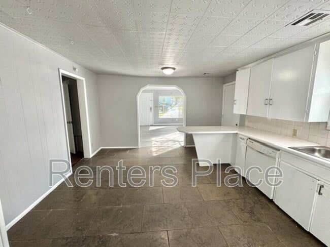 Building Photo - 4720 S 29th W Ave