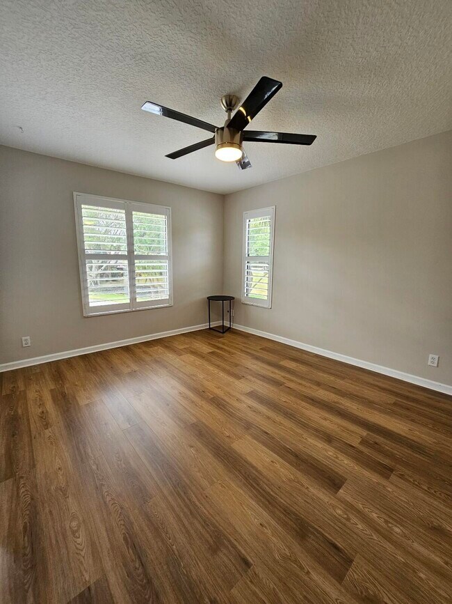 Building Photo - 3375 Jaywood Terrace
