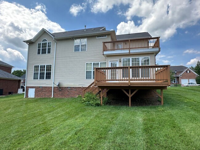Building Photo - 6378 Clubside Dr