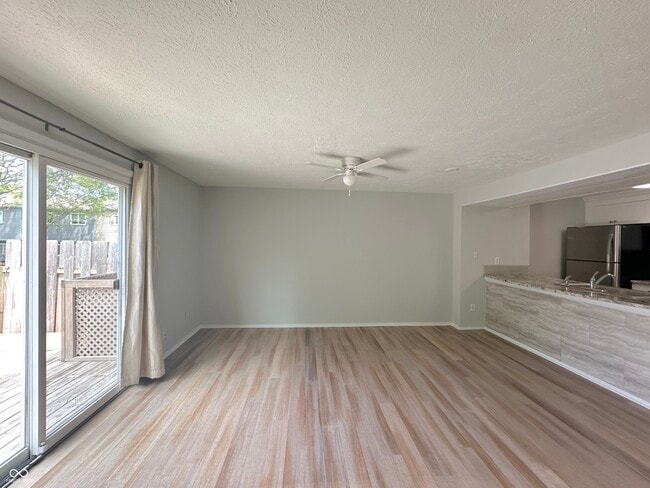 Building Photo - 9430 Aspen Grove Ln