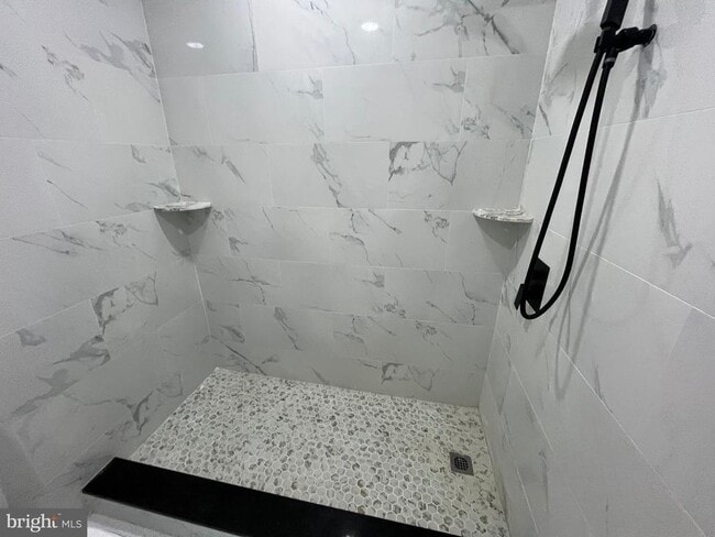 Building Photo - 6413 Buist Ave