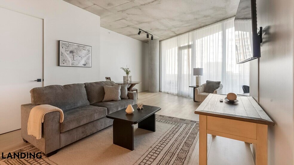 Building Photo - 143 E Commerce St