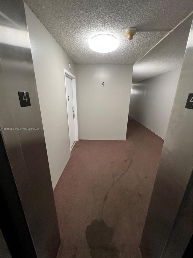 Building Photo - 2741 Taft St