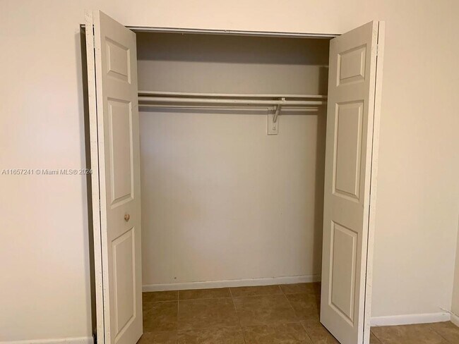 Building Photo - 2526 Taylor St