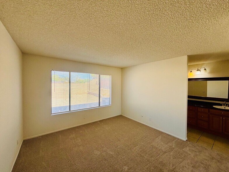 Building Photo - 36778 Spanish Broom Dr