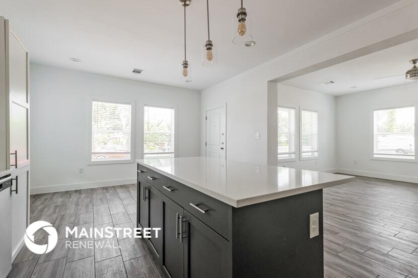 Building Photo - 4358 Larkspur St