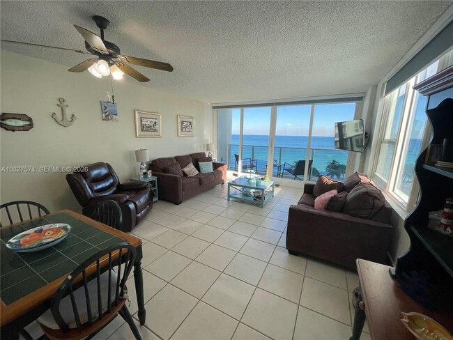 Building Photo - 3505 S Ocean Dr